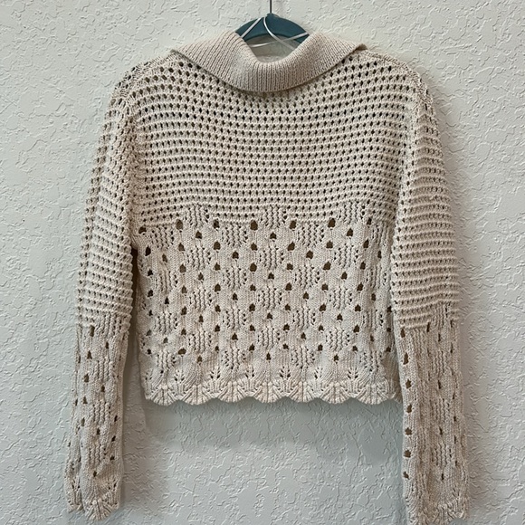 H&M Sweater 💟🤍 - Picture 4 of 4